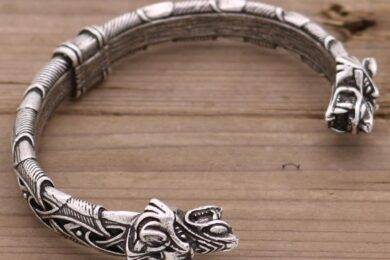 The Vikings Story: Jewelry in the Middle Ages