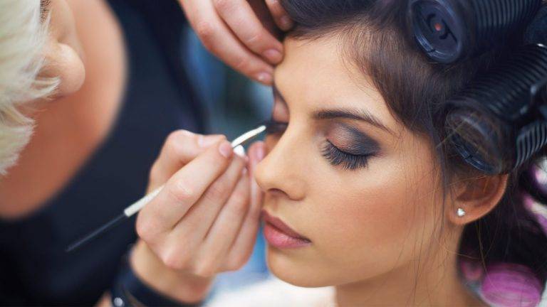 What Are The Purposes For Which You Should Use Make Up?