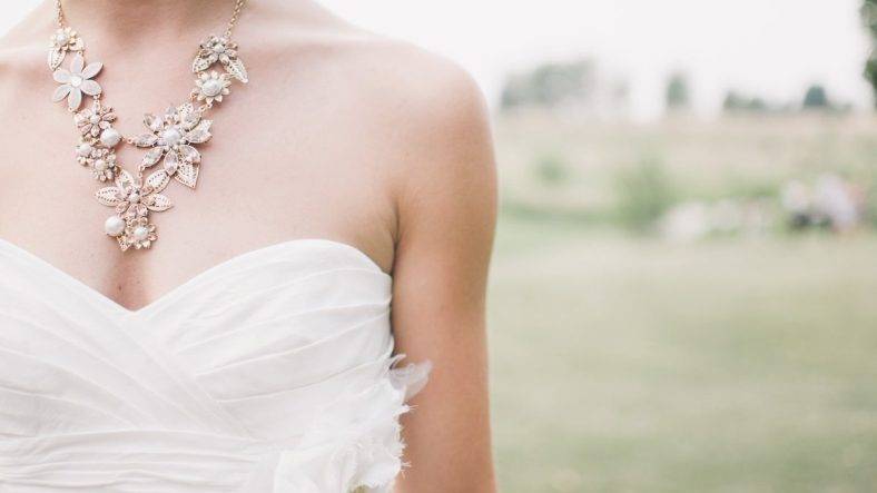 Jewelry to Style with Your Gown